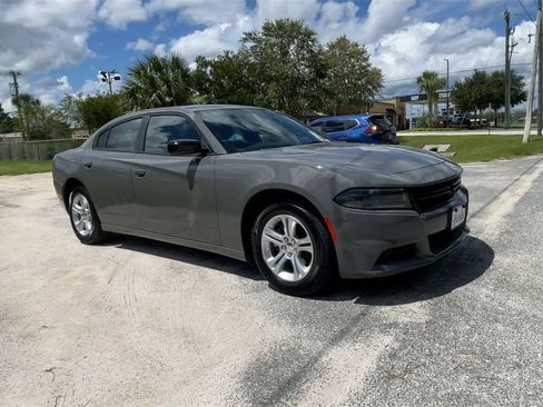 Used 2023 Dodge Charger SXT image 2