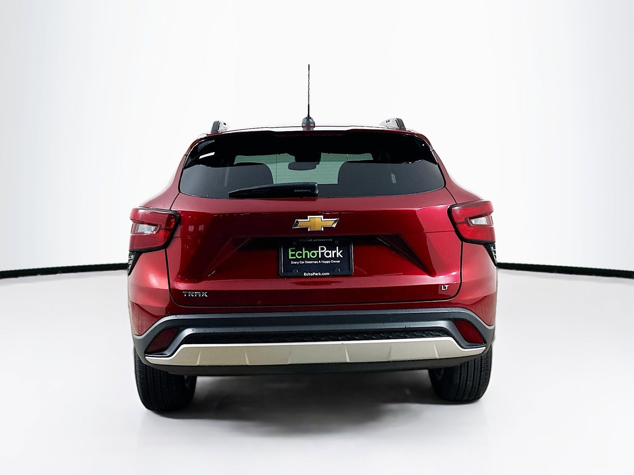 Used 2025 Chevrolet Trax LT FWD image 7