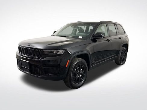 New 2025 Jeep Grand Cherokee Altitude image 3