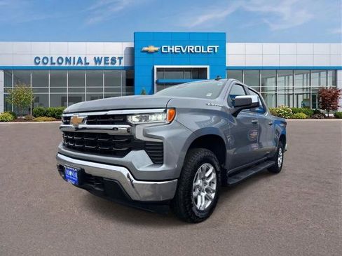 Used 2024 Chevrolet Silverado 1500 LT AWD/4WD image 3