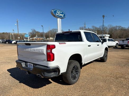 Used 2024 Chevrolet Silverado 1500 LT Trail Boss w/ Protection Package AWD/4WD image 5