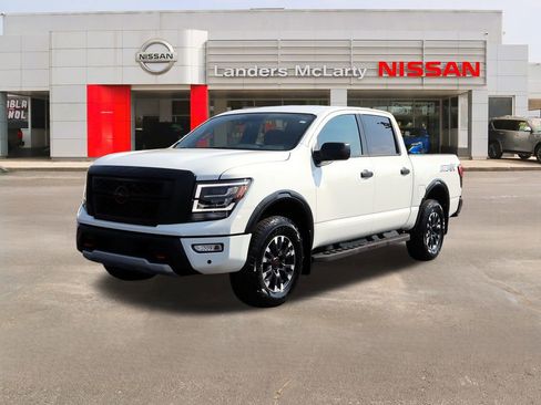 Used 2024 Nissan Titan PRO-4X w/ Pro-4x Utility Package image 7