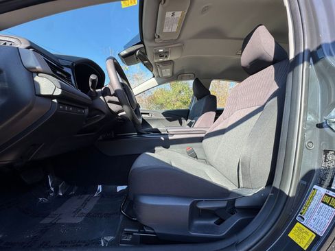 Used 2025 Toyota Camry LE image 22