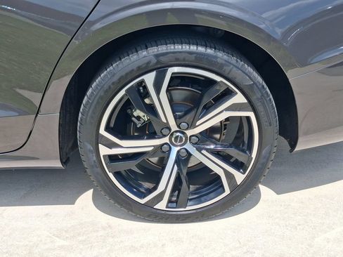 Used 2023 Volvo S60 B5 Core FWD image 4