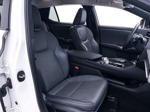 Used 2023 Lexus RZ 450e Premium w/ Technology Package AWD/4WD image 38