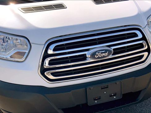 Used 2019 Ford Transit 150 XLT image 28