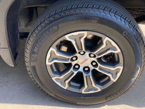 Used 2025 GMC Sierra 1500 SLT image 36