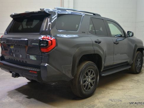 Used 2025 Toyota 4Runner SR5 AWD/4WD image 6