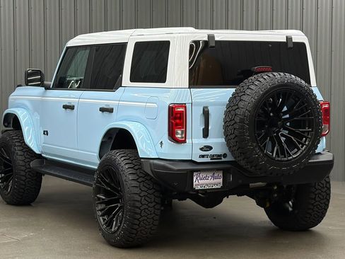 Used 2025 Ford Bronco Heritage Edition image 3