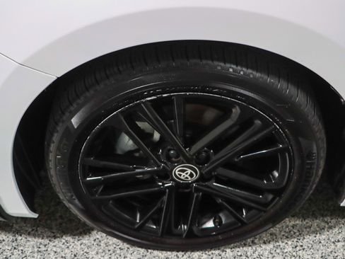 Used 2025 Toyota Camry SE FWD image 11
