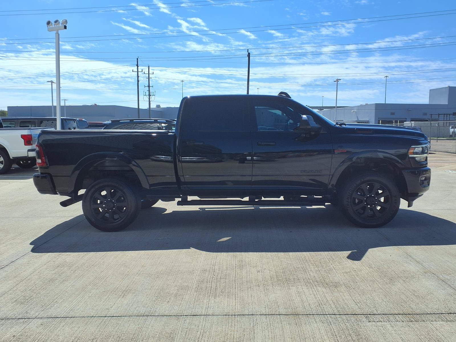 Used 2022 RAM 2500 Laramie w/ Night Edition AWD/4WD image 29