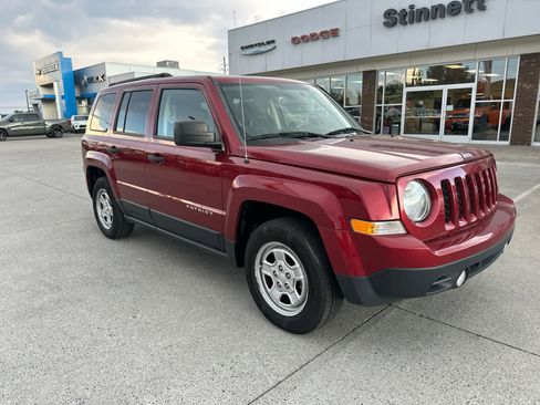 Used 2015 Jeep Patriot Sport image 1