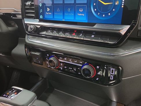 Certified 2025 Chevrolet Silverado 1500 High Country w/ High Country Premium Package AWD/4WD image 17