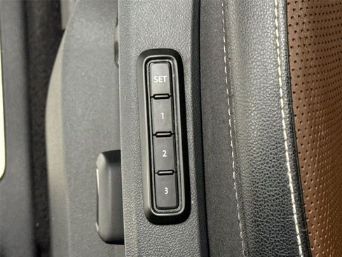Used 2022 Volkswagen Atlas SEL Premium AWD/4WD image 33