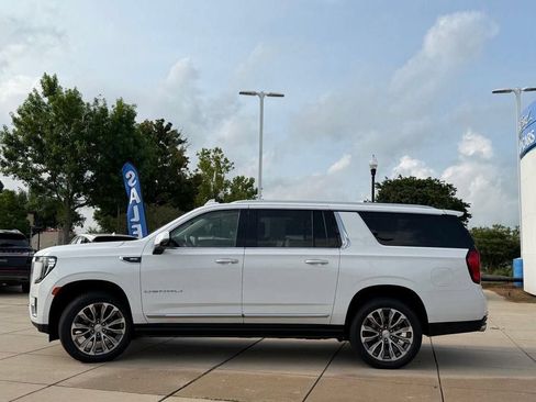 Used 2021 GMC Yukon XL Denali w/ Denali Premium Package RWD image 6