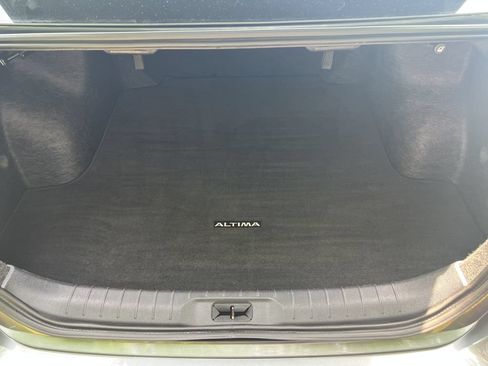 Used 2025 Nissan Altima 2.5 SV FWD image 17