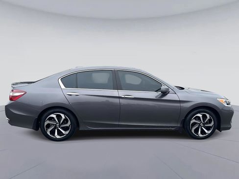 Certified 2017 Honda Accord EX-L image 2