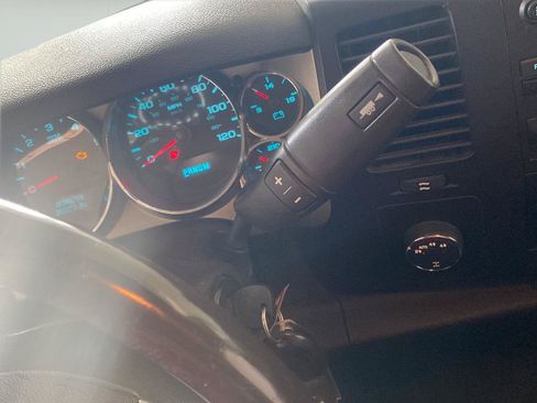 Used 2009 GMC Sierra 1500 SLE w/ Power Pack Plus AWD/4WD image 17