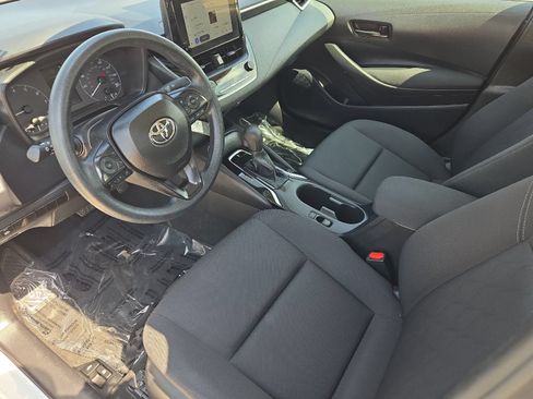 Used 2025 Toyota Corolla LE FWD image 9