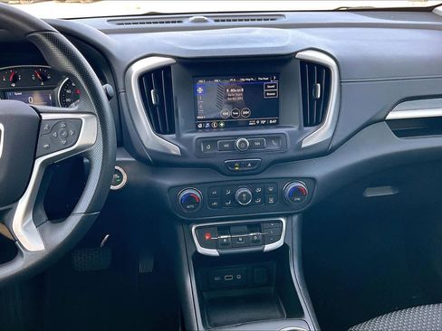 Used 2022 GMC Terrain SLE w/ Driver Convenience Package image 7