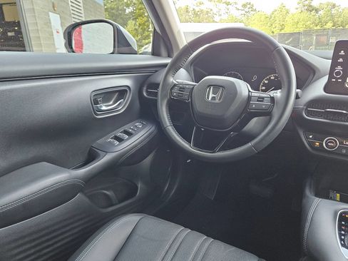 Used 2024 Honda HR-V EX-L image 9
