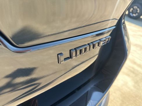 New 2025 Jeep Grand Cherokee L Limited w/ Black Appearance Package image 12