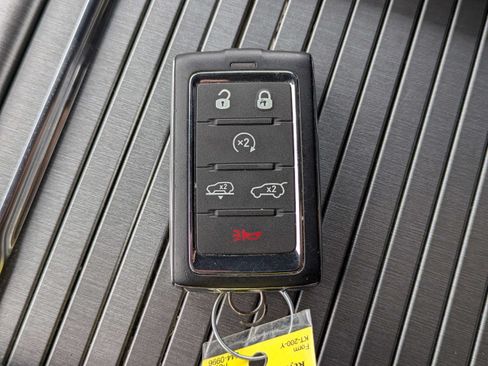 Used 2024 Jeep Wagoneer L Series II w/ Convenience Group I AWD/4WD image 33