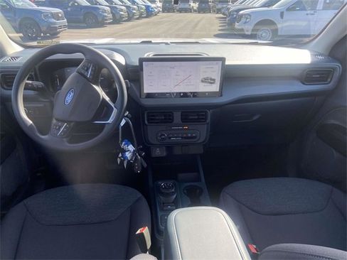 New 2025 Ford Maverick XL image 9