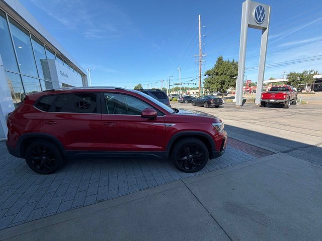 Used 2023 Volkswagen Taos SE FWD image 14