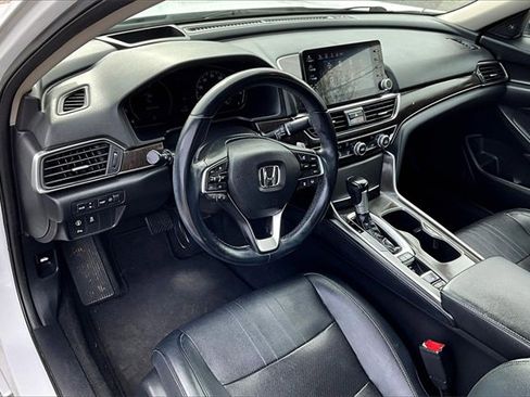 Used 2018 Honda Accord Touring image 13