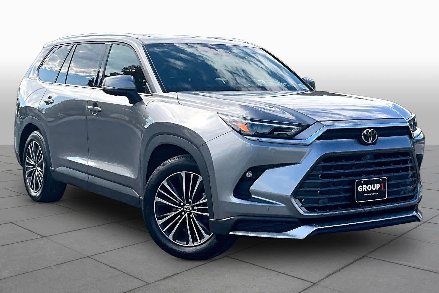 Used 2025 Toyota Grand Highlander AWD Hybrid image 3