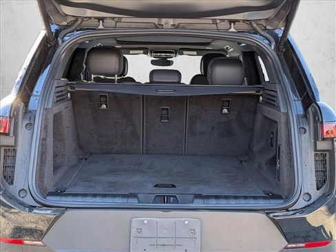 Used 2025 Land Rover Range Rover Sport SE image 10