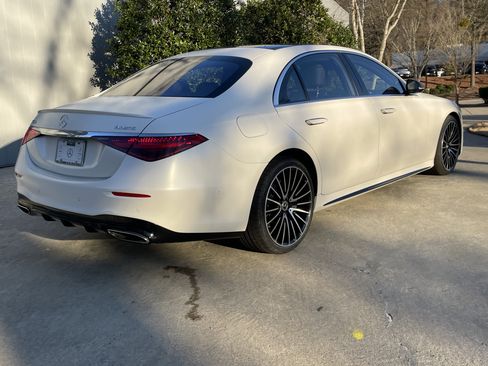 Certified 2022 Mercedes-Benz S 500 4MATIC w/ AMG Line Package image 6