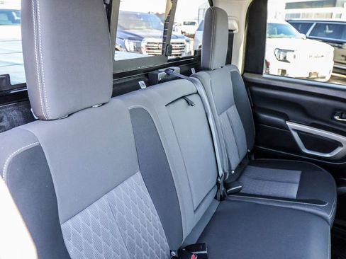 Used 2021 Nissan Titan SV w/ SV Convenience Package image 21