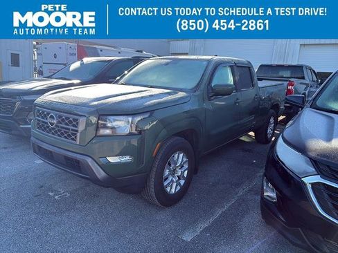 Used 2023 Nissan Frontier SV image 1