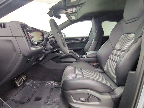 New 2026 Porsche Cayenne S AWD/4WD image 5