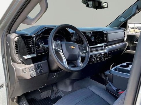 Used 2023 Chevrolet Silverado 1500 LT AWD/4WD image 12