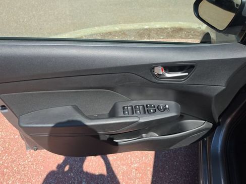Used 2022 Hyundai Accent SE FWD image 10