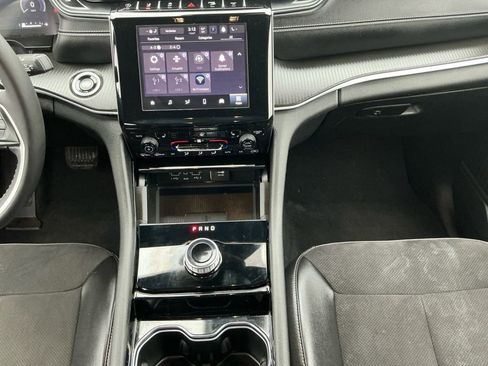 Used 2023 Jeep Grand Cherokee L Laredo image 20