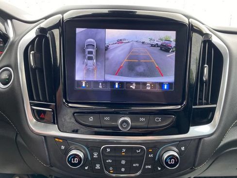 Used 2023 Chevrolet Traverse Premier AWD/4WD image 17
