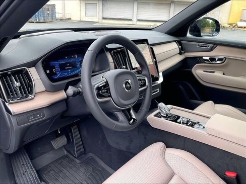 New 2026 Volvo XC90 T8 Ultra w/ Protection Package image 8