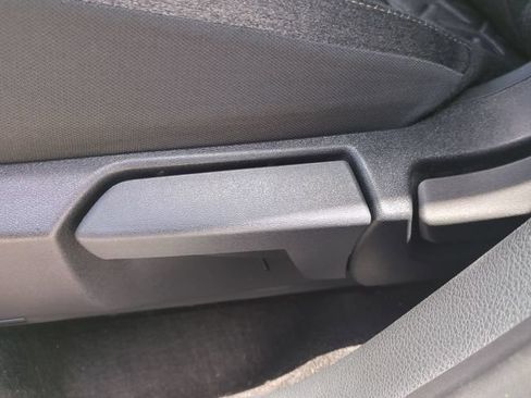 Used 2025 Nissan Kicks SV FWD image 21