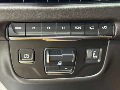 Used 2025 Cadillac Escalade Sport w/ Touring Package AWD/4WD image 38