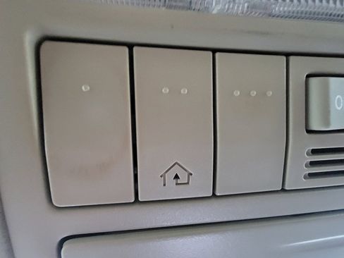 Used 2012 Toyota Venza LE image 30