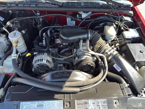 Used 2002 Chevrolet S10 Pickup LS w/ LS Preferred Equipment Group image 26