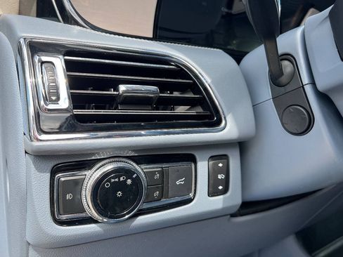 Used 2020 Lincoln Navigator Black Label w/ Cargo Convenience Package AWD/4WD image 9