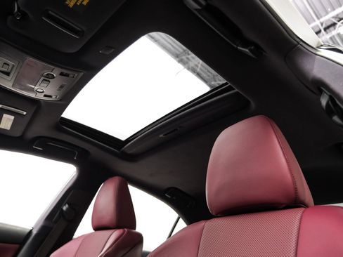 Used 2019 Lexus IS 300 image 27