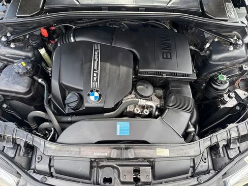 Used 2011 BMW 135i Convertible RWD image 28