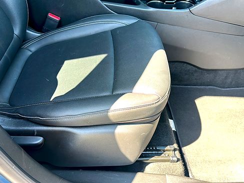 Used 2024 Buick Encore GX Sport Touring image 25