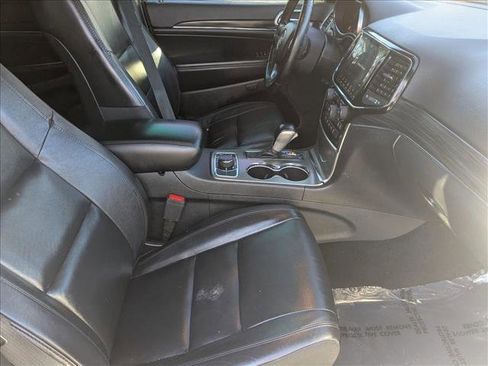 Used 2019 Jeep Grand Cherokee Limited image 23